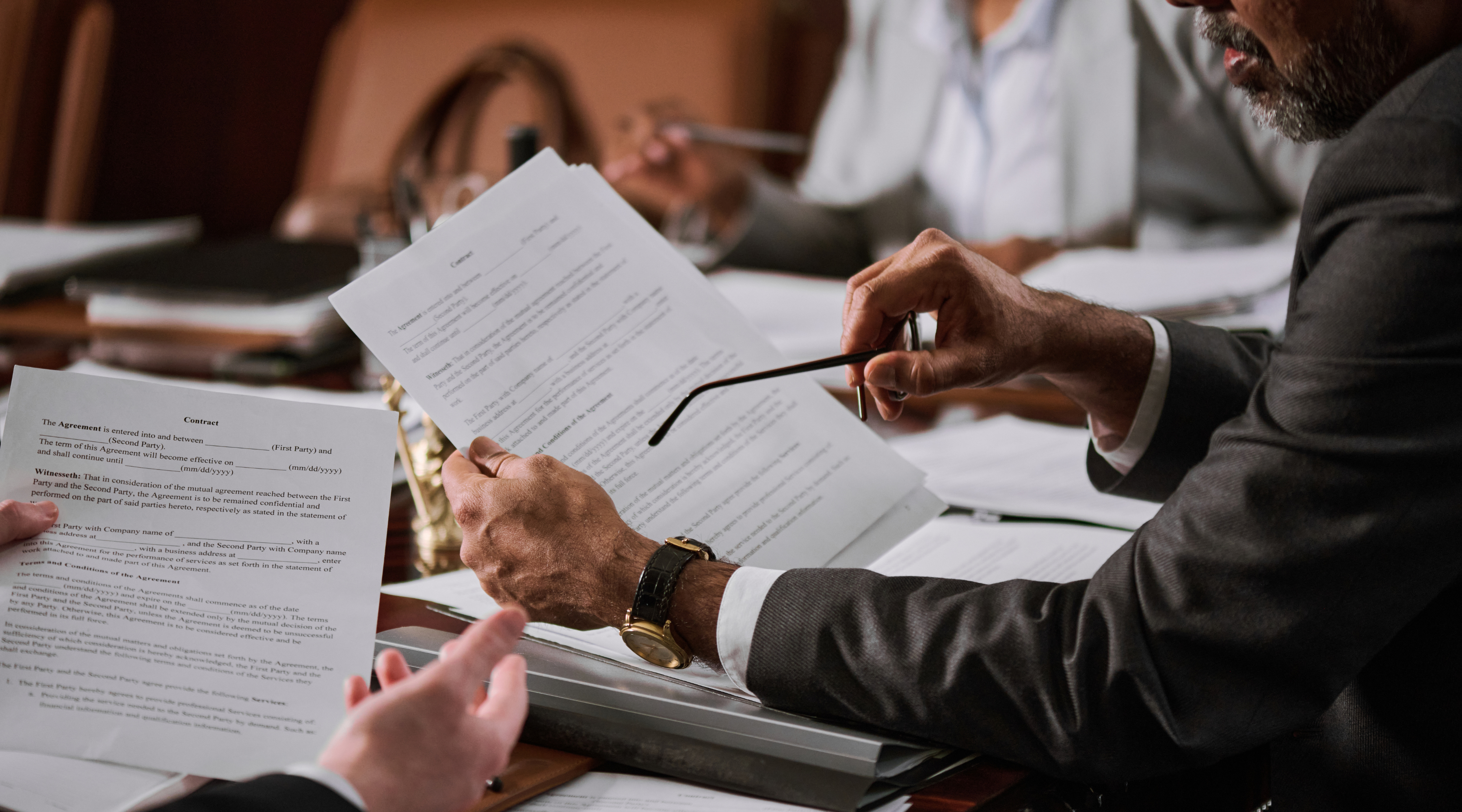 Ahorra tiempo y dinero: así funciona una póliza global bien estructurada