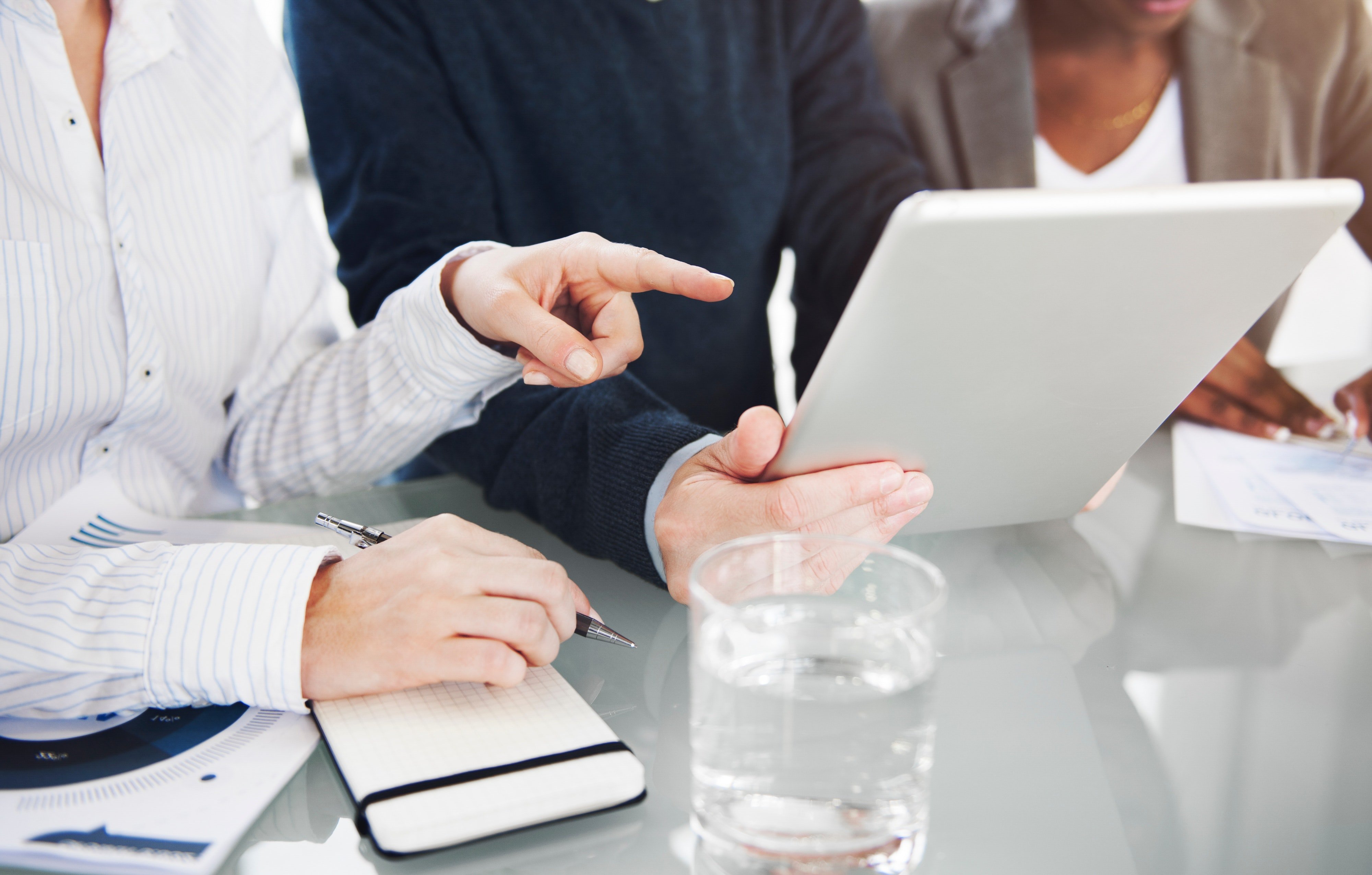 Razones clave para asegurar tu inversión con pólizas de Buen Uso de Anticipo y Cumplimiento de Contrato